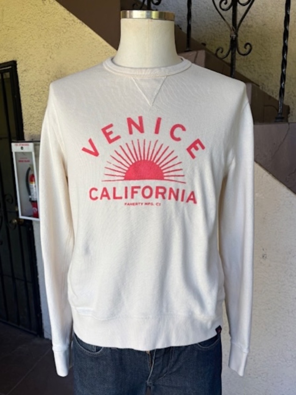 FAHERTY Cream High Standard Fleece Crewneck Sweatshirt w/ Graphic NWOT/sz M